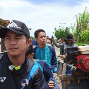 Membantu Korban Banjir