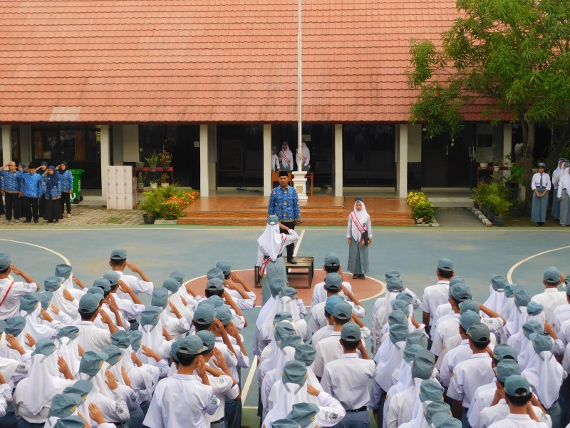 Semangat Juang Tak Pernah Padam: Upacara Hari Pahlawan di SMAN 1 Pusakanagara